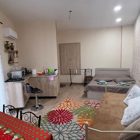 Guest House Beautiful Avlabar Tbilisi Buitenkant foto