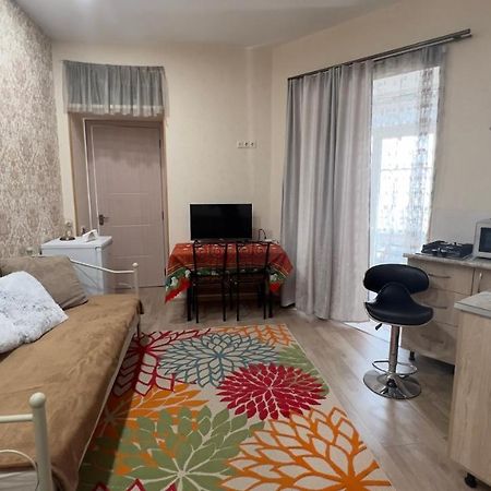 Guest House Beautiful Avlabar Tbilisi Buitenkant foto